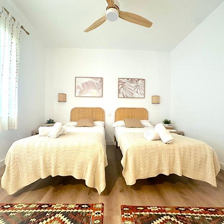 Villa Alboran Beachfront 9Pax Torre de Benagalbon Ngoại thất bức ảnh