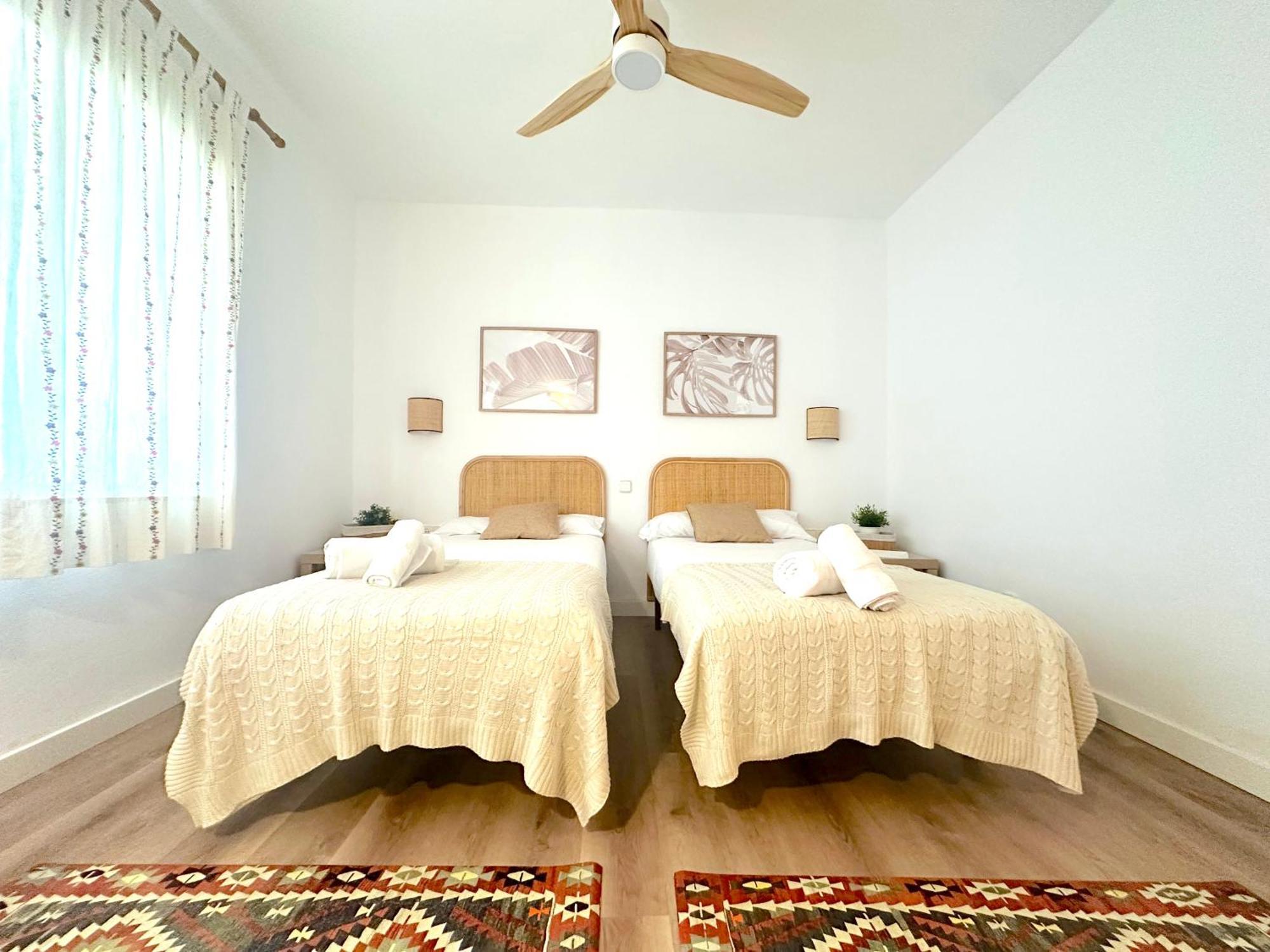 Villa Alboran Beachfront 9Pax Torre de Benagalbon Ngoại thất bức ảnh